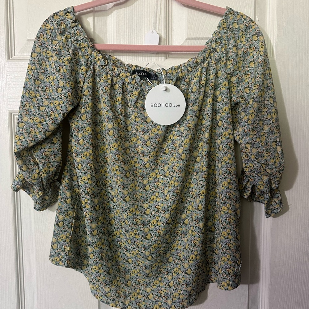 Boohoo Smocked Puff Sleeve Blouse in Green and White